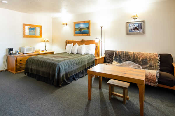 Large Hotel Rooms in Crescent, WI
