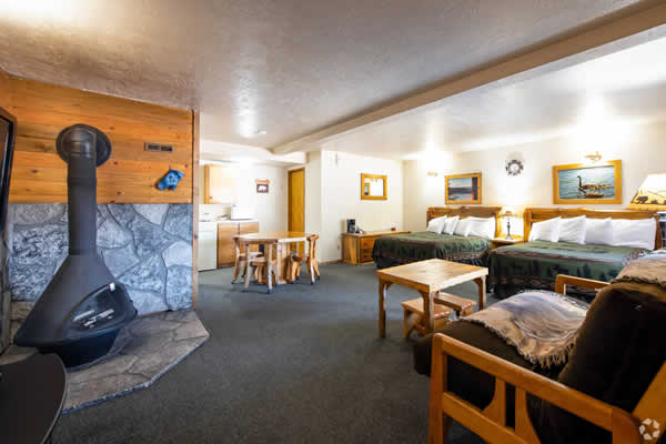Willamette Pass Inn 2 Bedroom Crescent Lake, OR